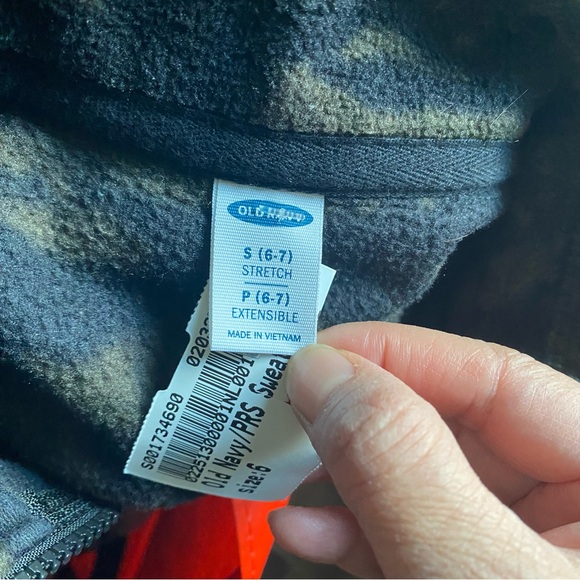 Boy's Size 5-7 Pullover Sweatshirts - Picture 6 of 7